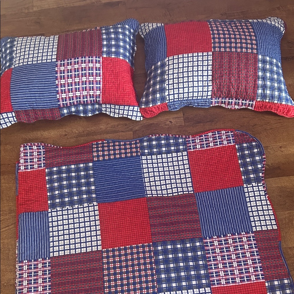 Patchwork Quilt Set - Red and Blue